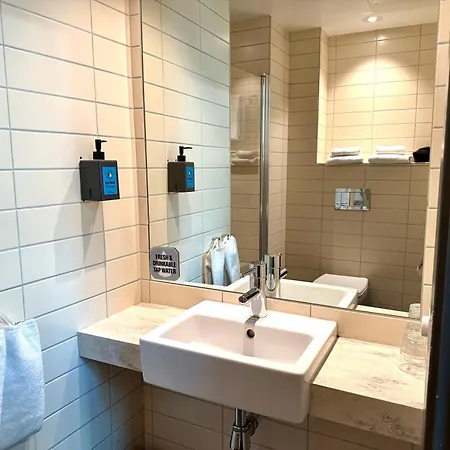 Comfort Hotel Malmoe-3