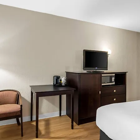 Quality Inn & Suites-3
