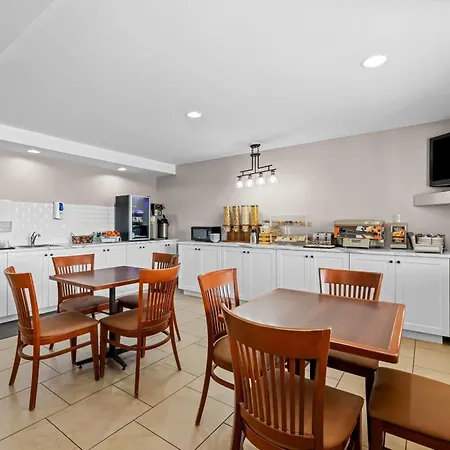 Travelodge Suites By Wyndham Regina - Eastgate Bay-2