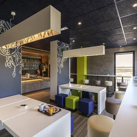 ibis budget Lyon Gerland-2