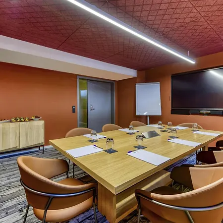 Ibis Styles Zurich City Center-3