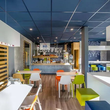 ibis budget Pau Lescar-3