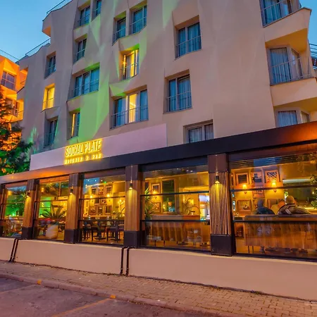 Alan Suites-3