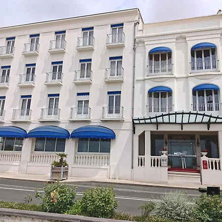 Cerise Royan - Le Grand Hotel De La Plage-3