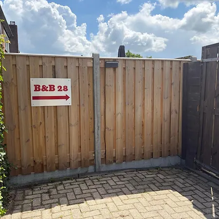 Bed&Breakfast 28 appartement met ruime tuin-3