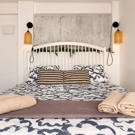 Orange Vibes Guest House-2