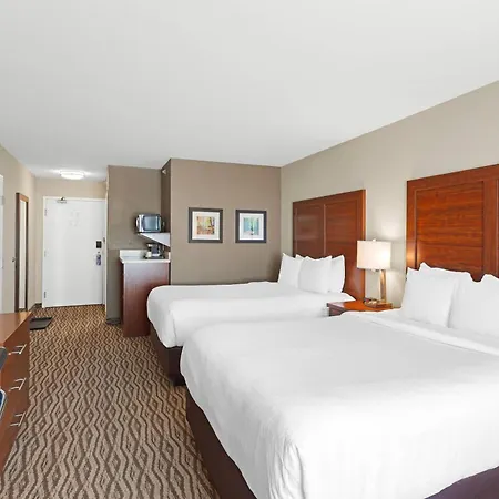 Comfort Inn & Suites-3