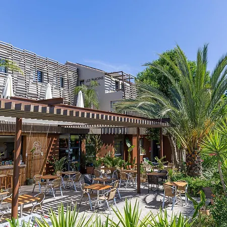Hotel Les Jardins Du Canal - Piscine Chauffee - Solaire Eco Responsable - Parking - Garage - Bornes Electriques - Accueil Velos - Kids Friendly-3