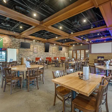 Best Western Plus Dubuque Hotel And Conference Center-2
