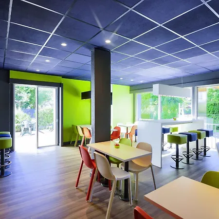 ibis budget Pau Lescar-2