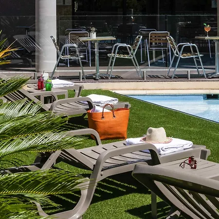 Ibis Hyeres Centre-3