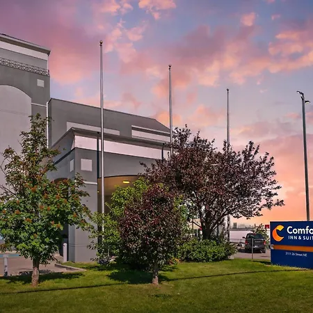 Comfort Inn & Suites Airport South-3