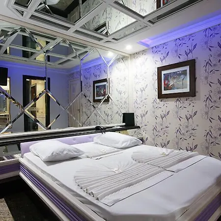 L'amour Motel-2