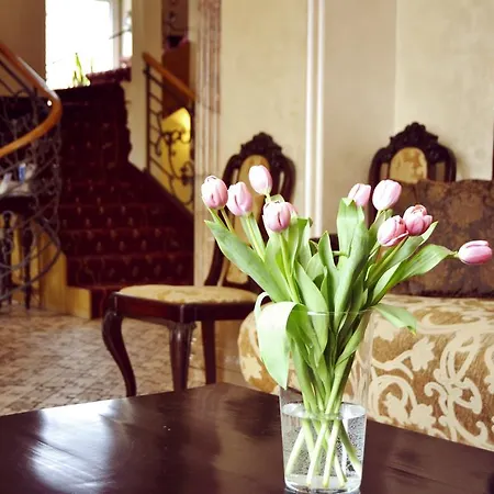 Riverside Hotel-2