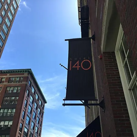 Hotel 140-2