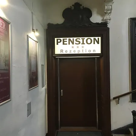 Pension Ani-Falstaff-2