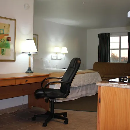 Americas Best Value Inn & Suites-Winnie-2