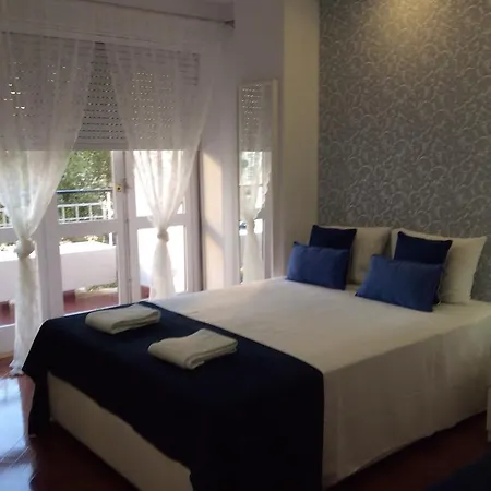 4U Lisbon IV Guesthouse Airport-3