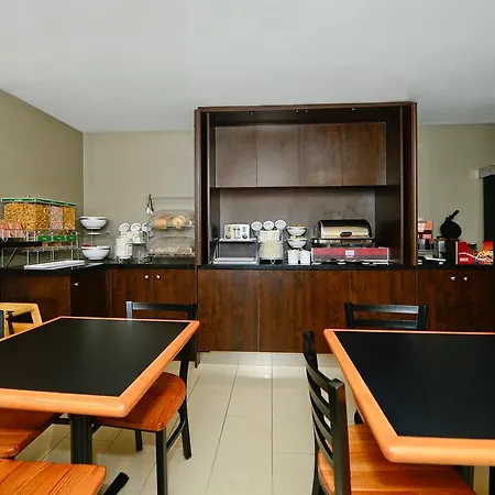Comfort Inn Toronto City Centre-3
