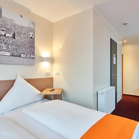 McDreams Hotel Mönchengladbach-3