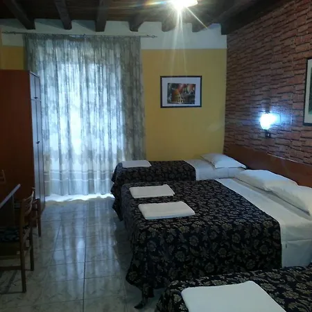 Roxena House-2