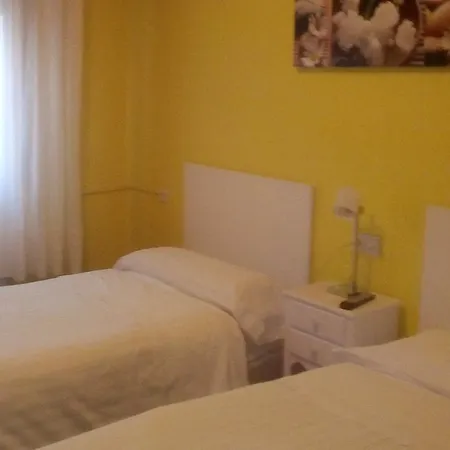 Pensión Room Pamplona-2