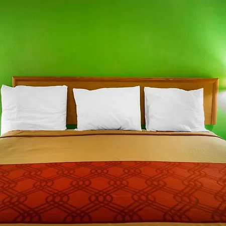 Econo Lodge Battle Creek-2