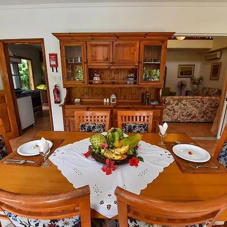 Jessies Guest House Seychelles-2