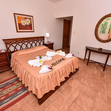 Jessies Guest House Seychelles-3