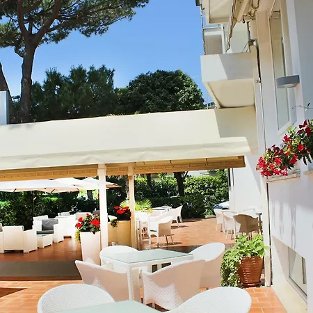 Hotel Manuela-3