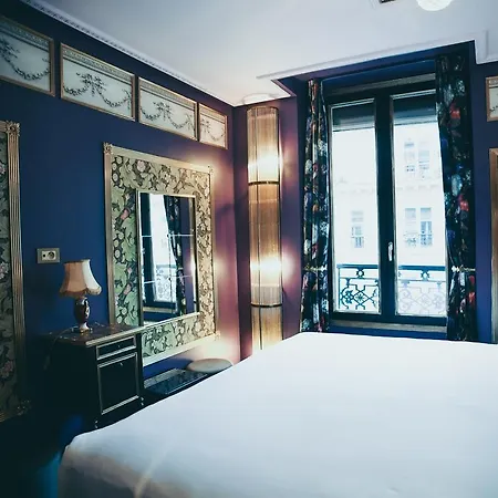 La Mondaine-2