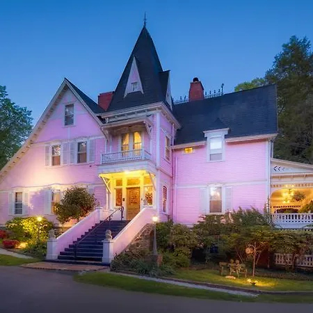 Cedar Crest Inn-3