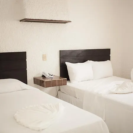 Hotel Carrillos Cancun-3