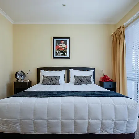 Clive Studios-Formally Clive Motel-2