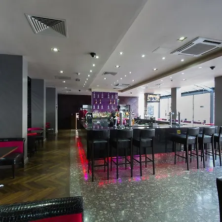 Lorne Hotel-3
