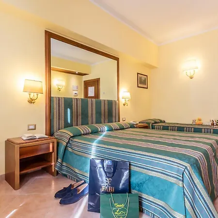 Raeli Hotel Noto-3