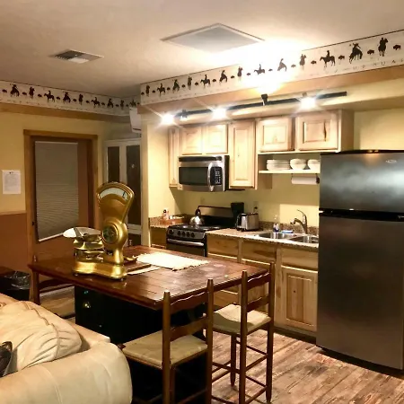 Cowboy'S Lodge-3