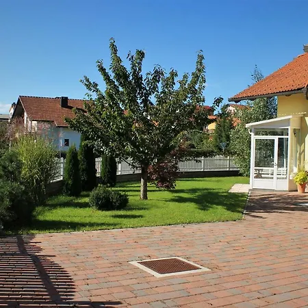 Yellow Dreamhouse-2