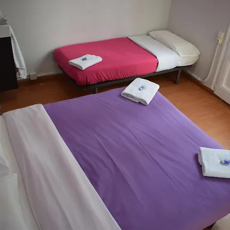 Hostal Mimi Las Ramblas-3