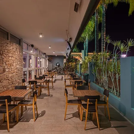 Palms Hotel-3