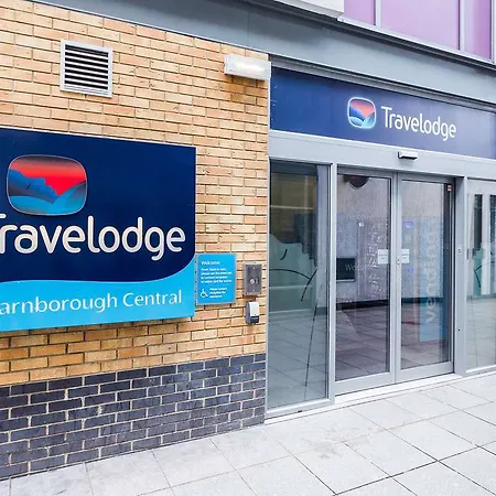 Travelodge Farnborough Central-2