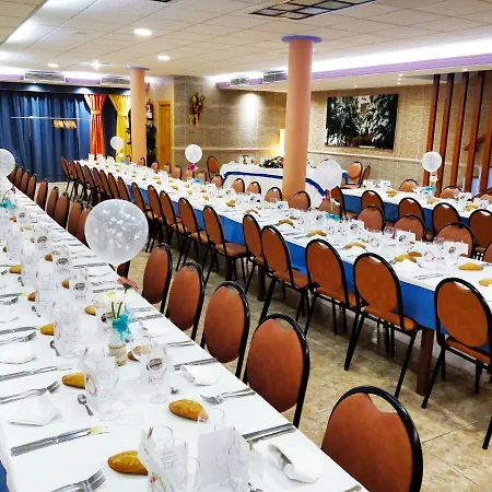 Hostal Restaurante El Surtidor-3