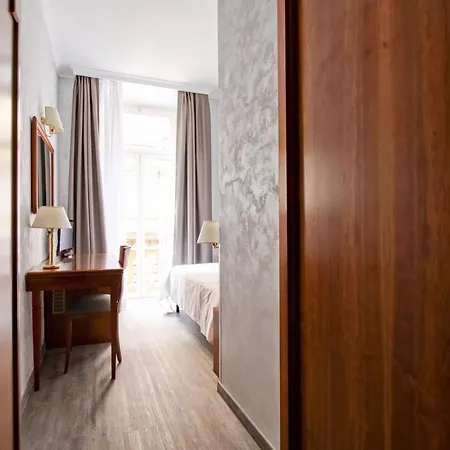 Hotel Invictus-2