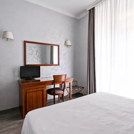 Hotel Invictus-3