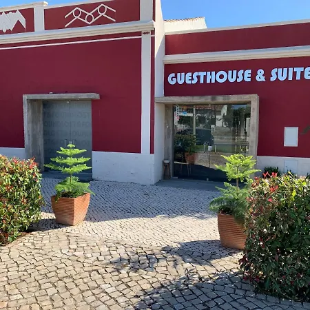Lost & Found - Guesthouse & Suites-3