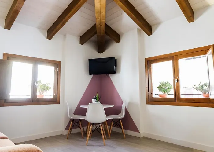 La Moma Apartments & Room