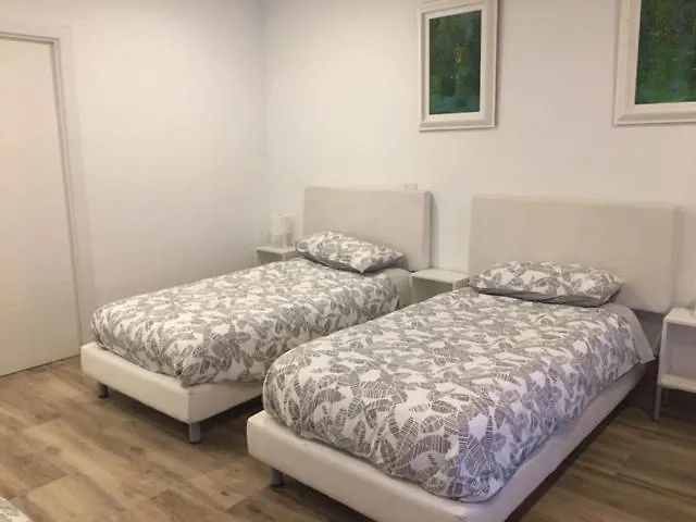 Rooms H Skyline