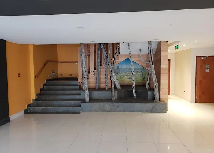 Hotel con piscina: Hotel Diego de Almagro Castro