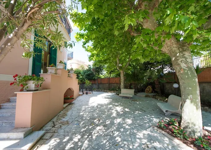 Hotel vicino al College: Ostello San Luigi Orione