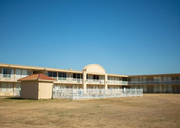 Days Inn By Wyndham Hillsboro Tx